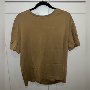 Banana Republic Large Men’s Solid Tee Tan Excellent Condition